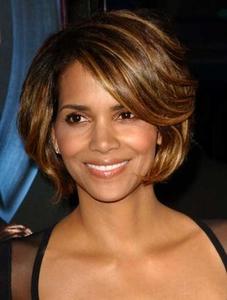 10 Inch Wavy Short Wigs For African American Women The Same As The Hairstyle In The Picture nb