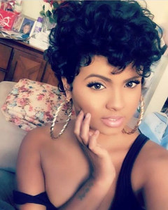 8 Inch Short Curly Wigs For African American Women The Same As The Hairstyle In The Picture qn